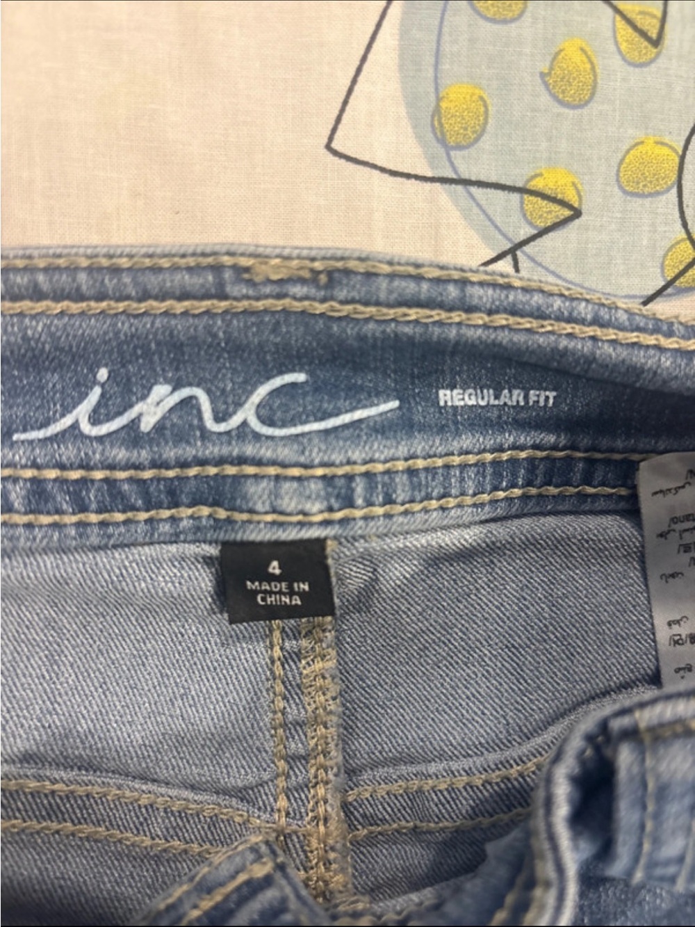 INC International Concepts Size 4 Ruffle Hem Cropped Flare Jeans Light Wash - Picture 3 of 4